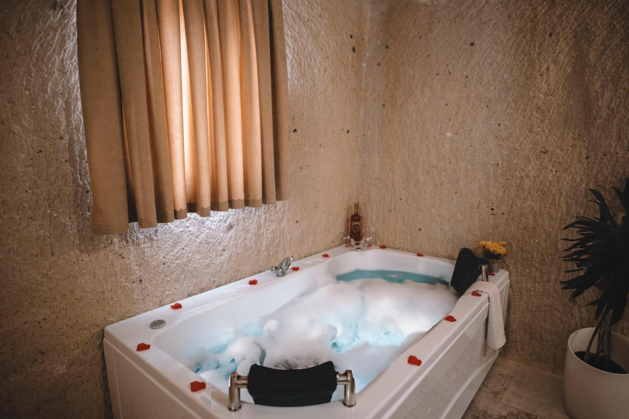 Daphne Cave Hotel 아바노스 외부 사진