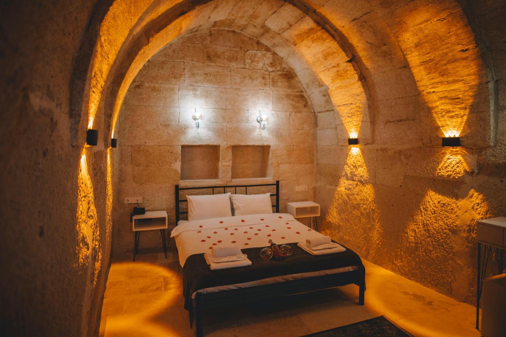 Daphne Cave Hotel 아바노스 외부 사진