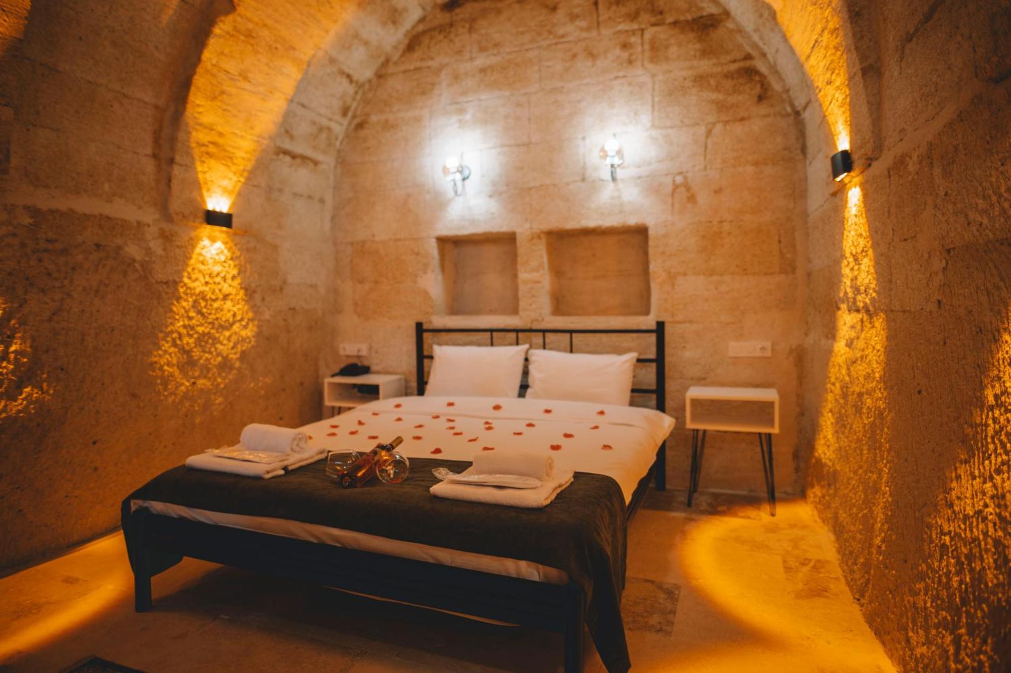Daphne Cave Hotel 아바노스 외부 사진