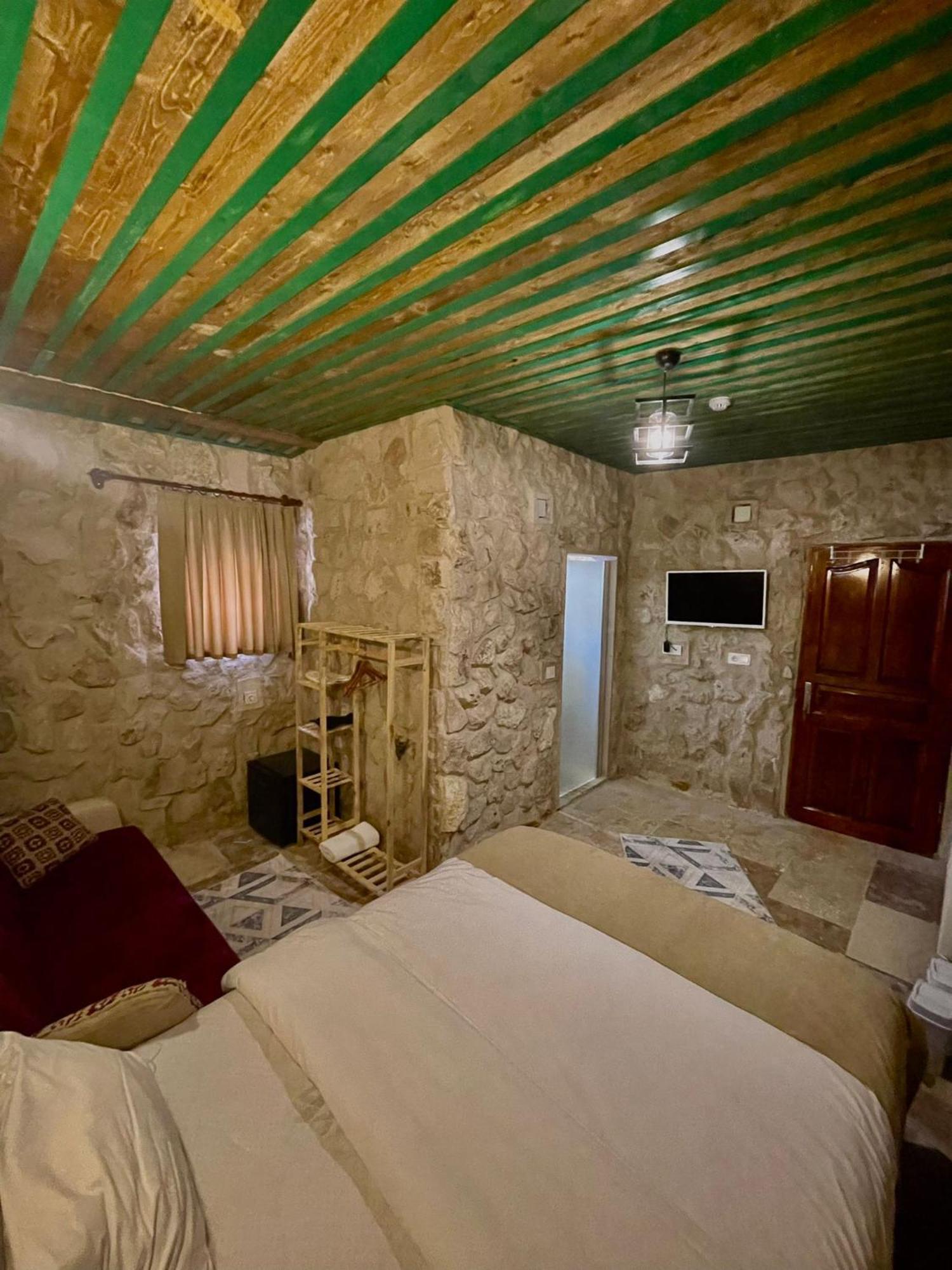 Daphne Cave Hotel 아바노스 외부 사진