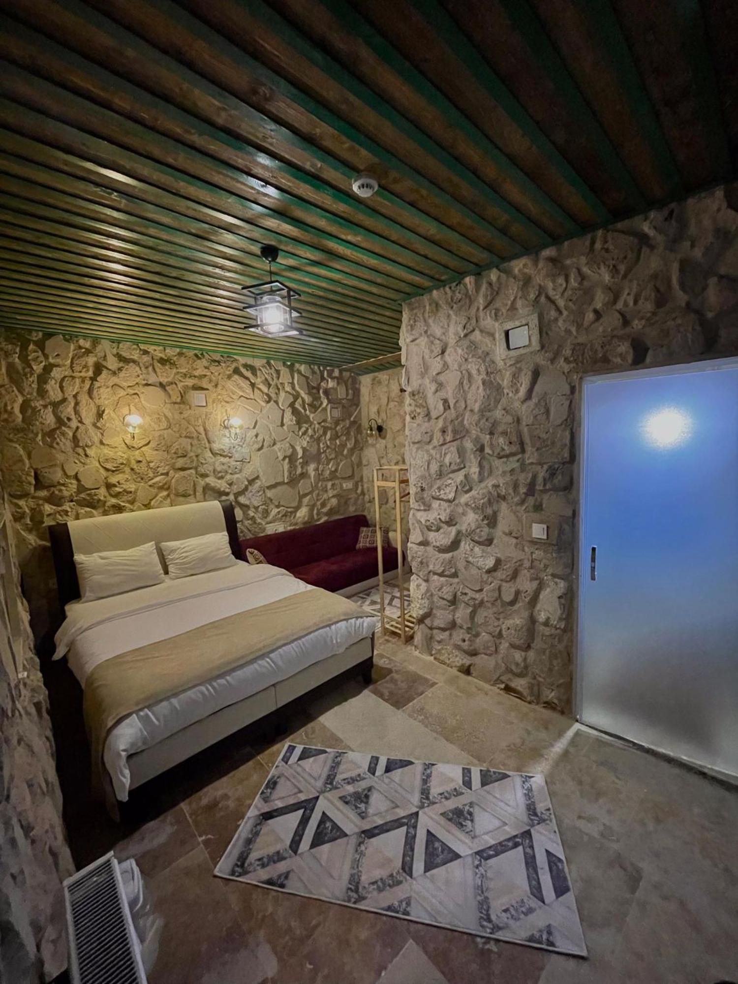 Daphne Cave Hotel 아바노스 외부 사진